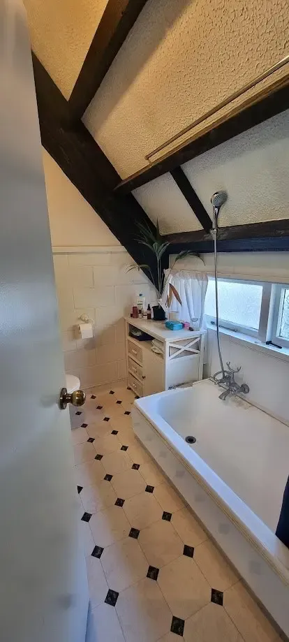Bathroom renovation, Karori: before
