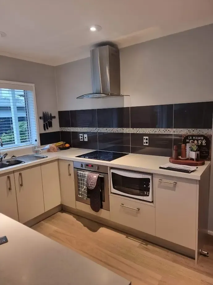 Kitchen renovation, Upper Hutt: before